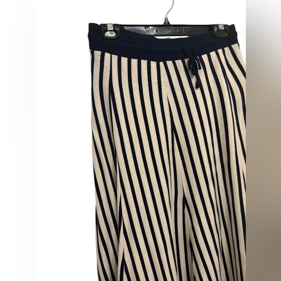 Zara Navy and Cream Striped Skirt - Picture 2 of 3